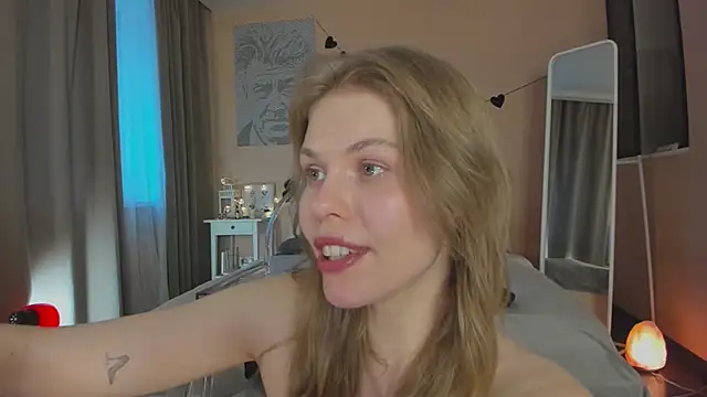 ass_latte's Stripchat show and profile