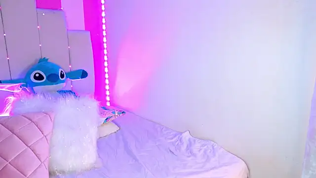 AliiceBrown_'s cam snapshot