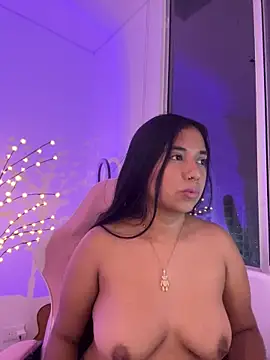 aly_nicols's cam snapshot