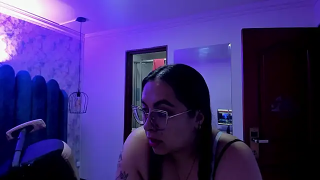 nalalye_cruzz_'s cam snapshot
