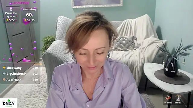 HornyMilf_777's cam snapshot