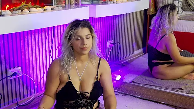 SweetMissXXX's cam snapshot