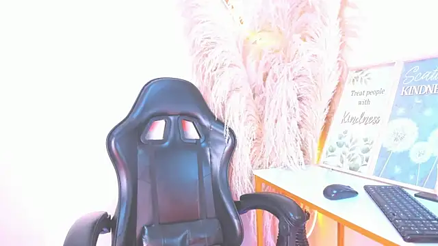 LizzyJones_'s cam snapshot