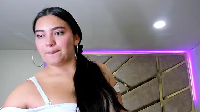 Frrreyaa's cam snapshot