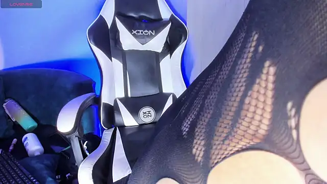 SafiroBlake's cam snapshot