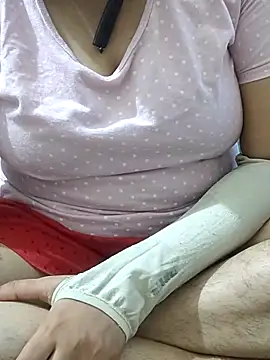 mallupriyapriya's cam snapshot