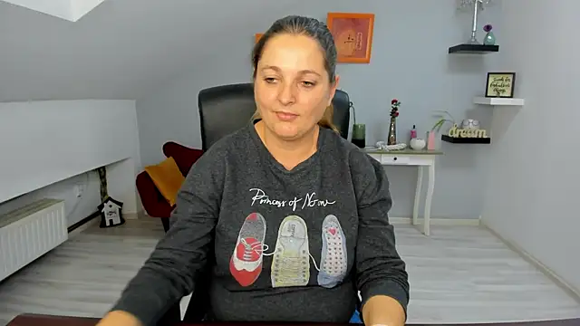 LollaGirl's cam snapshot