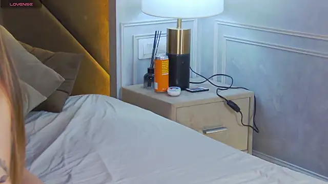 MarilynNova's cam snapshot