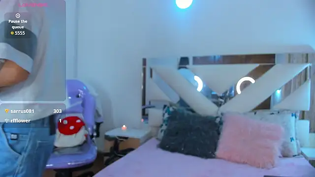 Gyal_8_'s cam snapshot