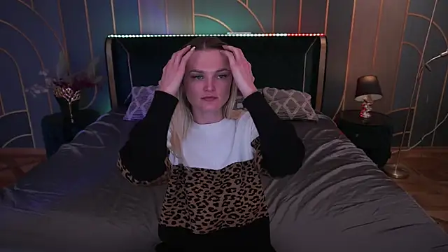 KateSly's cam snapshot