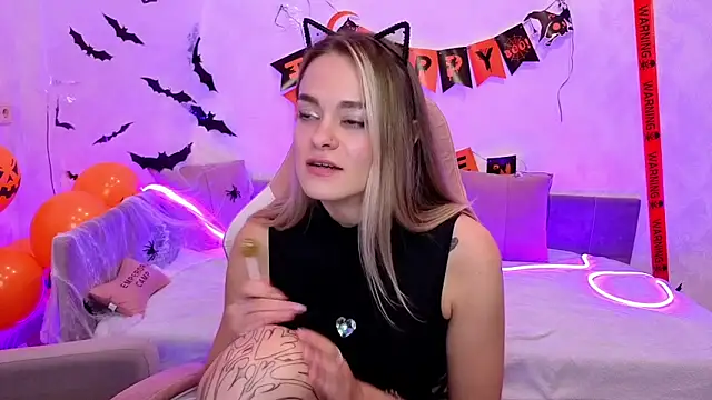 Isabella_Lure's cam snapshot