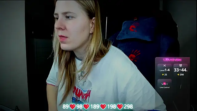 Olivia_Munk's cam snapshot