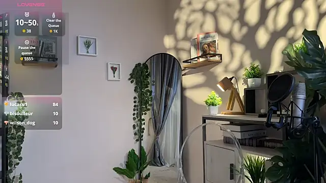 Julie_Rhodes's cam snapshot