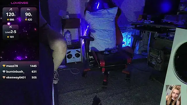 Blondiewithanass's cam snapshot