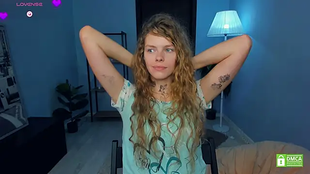 RayaNenlia's cam snapshot