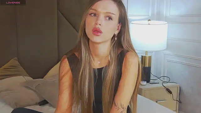 MarilynNova's cam snapshot