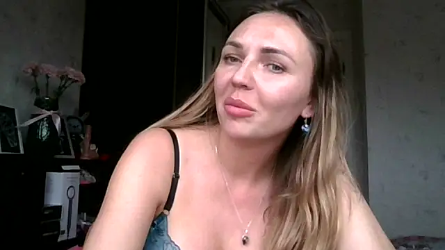 AngelinaLove28's cam snapshot