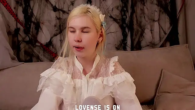 ElizSpieth's cam snapshot