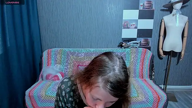 pa1e_pr1ncess's cam snapshot