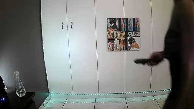 BaDSubMiss's cam snapshot