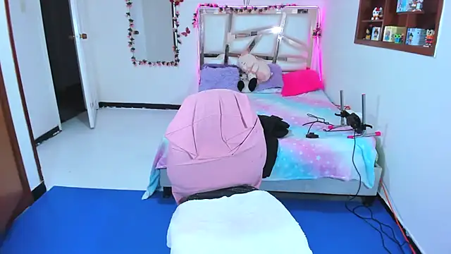 perlabeautiful's cam snapshot