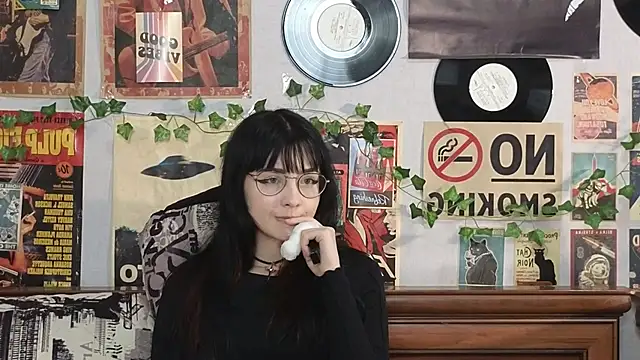 BereniceBattersby's cam snapshot