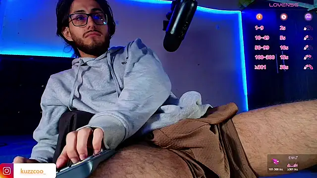 kuzzcoo live sex cam