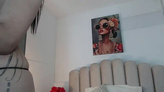 isa_bigassx's cam snapshot