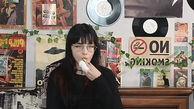 BereniceBattersby's cam snapshot