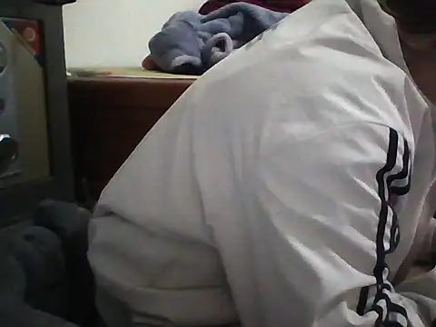 Mainay0033's cam snapshot