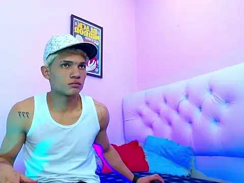 bad_boy_hottx's cam snapshot