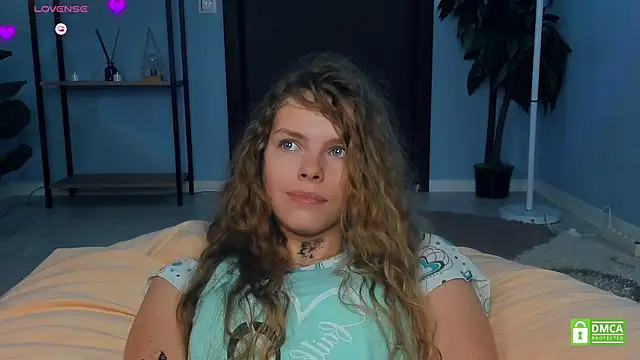 RayaNenlia's cam snapshot