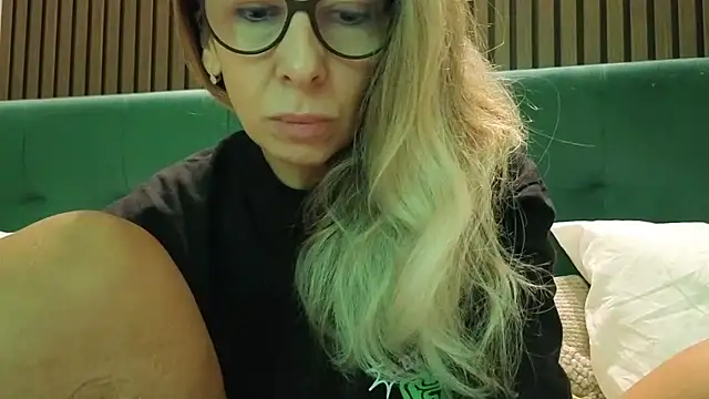 SukyGirl's cam snapshot