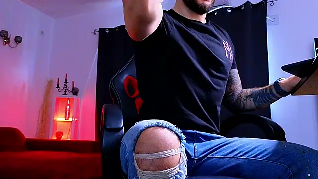 MightyAaron66's cam snapshot