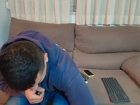 Milanthompson2025's cam snapshot