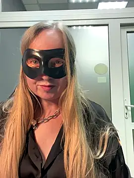 B_i_r_d_i_e's web cam