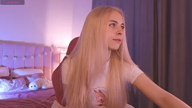 ShinyBarbie's cam snapshot