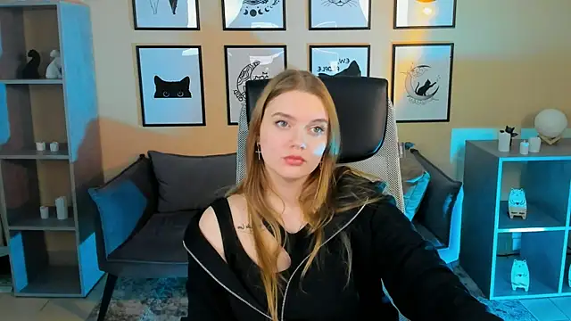 LisaMitchell's cam snapshot