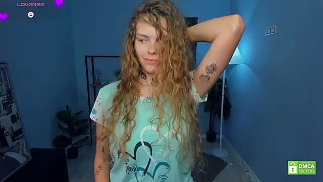 RayaNenlia's cam snapshot