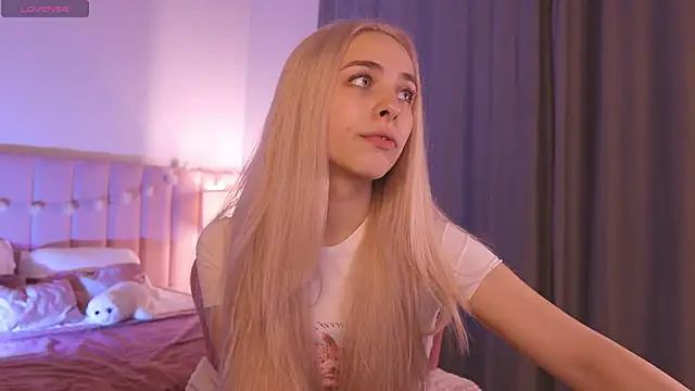 ShinyBarbie's cam snapshot