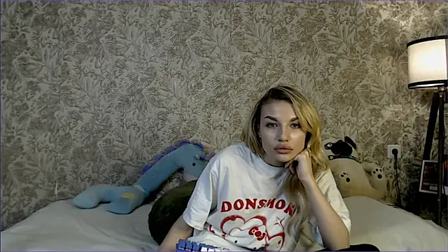 Ella_Milla's cam snapshot