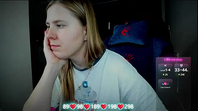 Olivia_Munk's cam snapshot