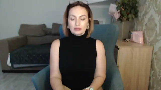 Mallinia live sex cam