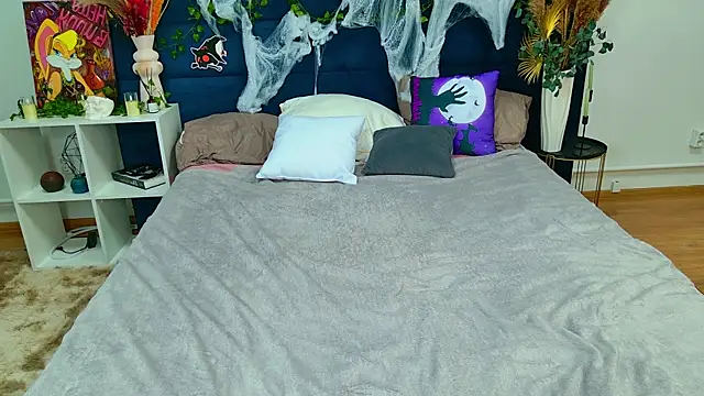 EmillyRogers's cam snapshot