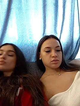 MayaGlow live sex cam