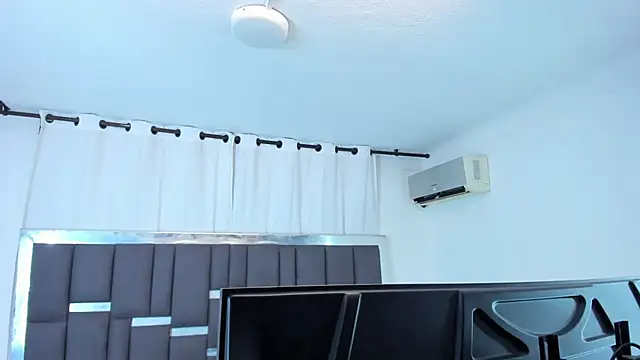 gabrielabrunette69's cam snapshot