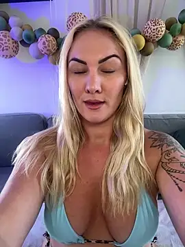 NastyMilf_ live sex cam