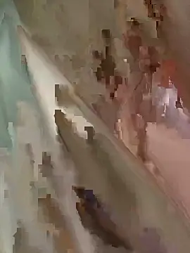 Bustyblondebabe32's cam snapshot