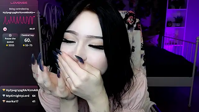 Emma_Kirks's cam snapshot