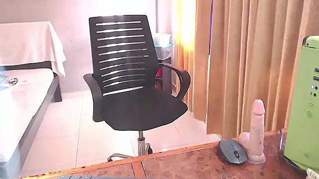 SusanLeroy's cam snapshot